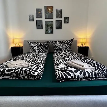 Appartement Stayindresden De Altbauperle Mit Kingsize-bett *