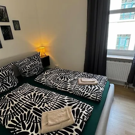 Stayindresden De Altbauperle Mit Kingsize-bett アパート *