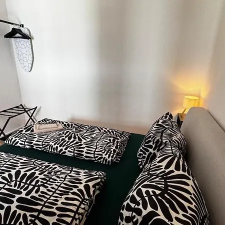 Stayindresden De Altbauperle Mit Kingsize-bett アパート *