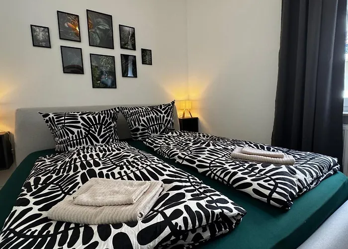 Appartement Stayindresden De Altbauperle Mit Kingsize-bett