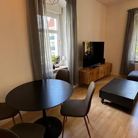 Apartment Stayindresden De Altbauperle Mit Kingsize-bett Dresden