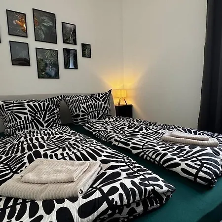 Apartment Stayindresden De Altbauperle Mit Kingsize-bett